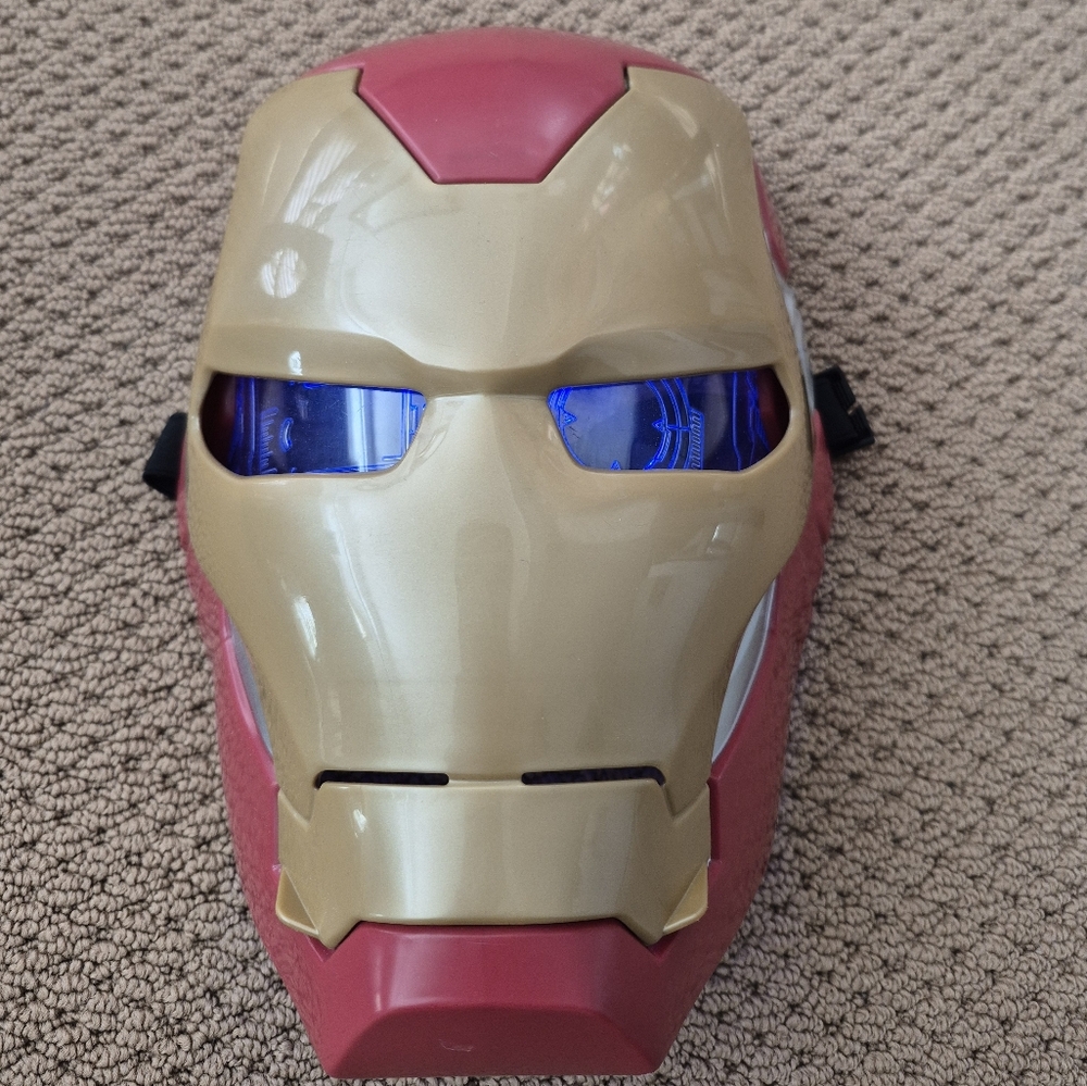 IronMan Light Up Flip Mask With IRON MAN Costume Marvel Disney